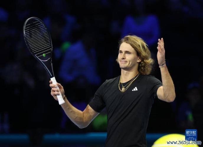 阿尔卡拉斯ATP总决赛首胜告捷，兹维列夫连赢两场