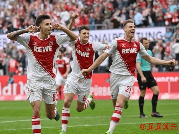 德甲-桑乔传射罗伊斯补时救主 多特3-3帕德博恩